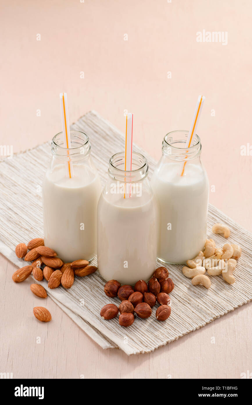 Mandel, Haselnuss und Cashew Milch Stockfoto