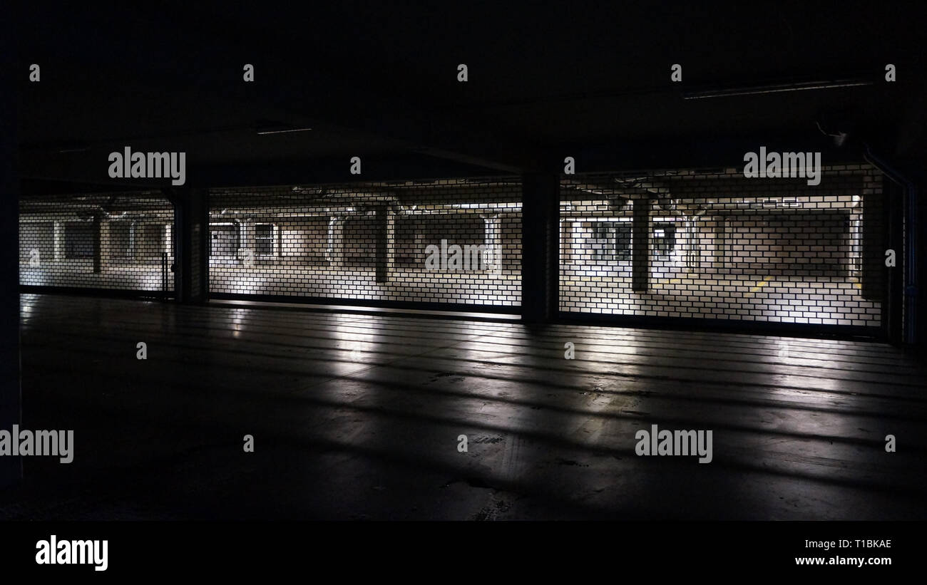 Parkplatz in der Nacht Stockfoto