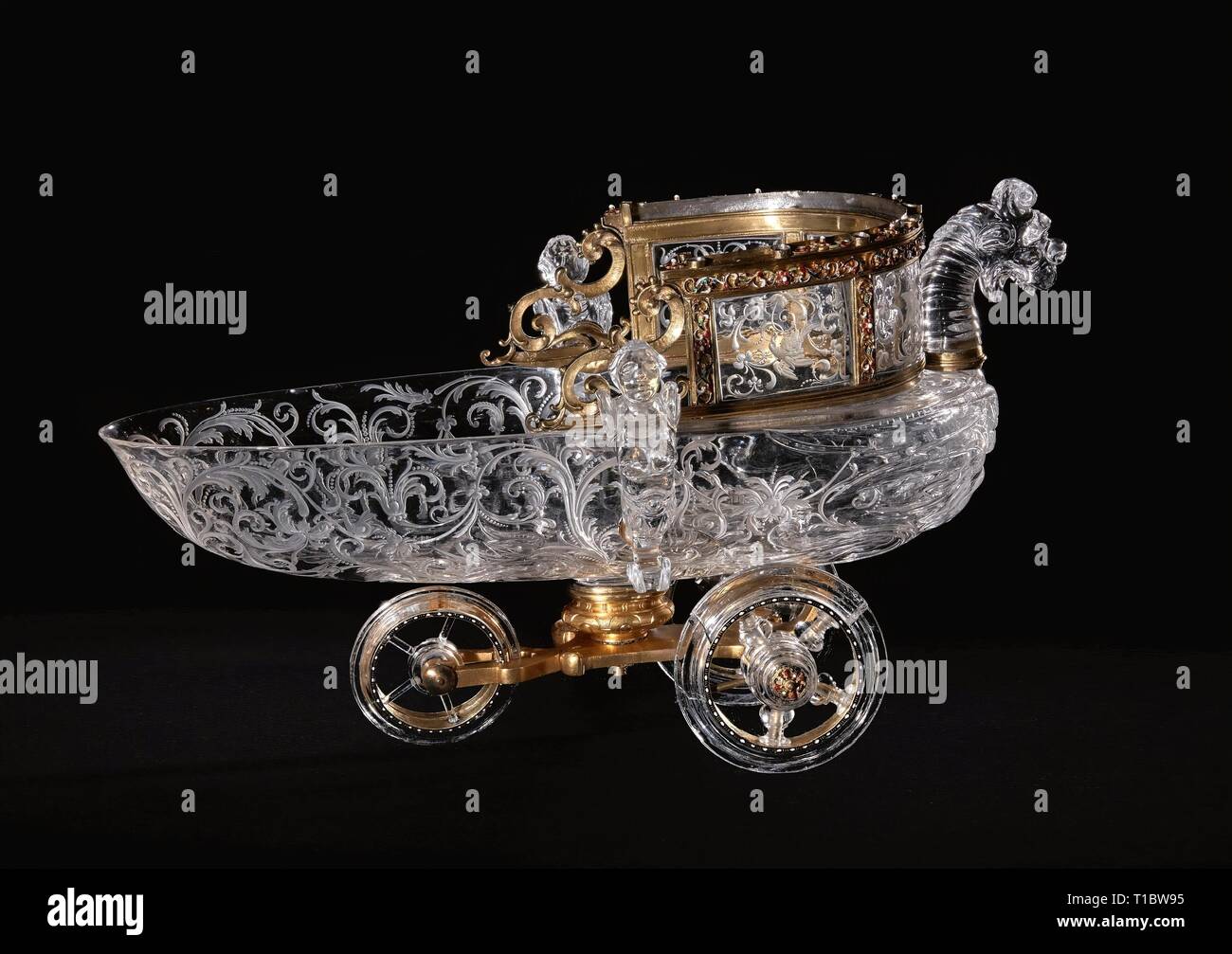 Workshop des Miseroni (?) / "Rock crystal Yacht mit einem Drachen, zwei fantastische Kreaturen und Rädern'. Ca. 1610. Kupferlegierung, Bergkristall/hyalinen Quarz, Emaille, Gold, Silber - vergoldet. Museum: Museo del Prado, Madrid, España. Autor: TALLER DE LOS MISERONI. Stockfoto