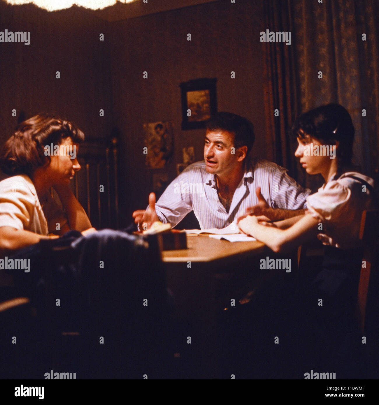 Ein Stück Himmel, Fernsehserie, Deutschland 1982, Regie: Franz Peter Wirth, Folge 2 'Die verbotene Stadt', Aviva Joel, Peter Bongartz, Darsteller: Dana Vavrova Stockfoto