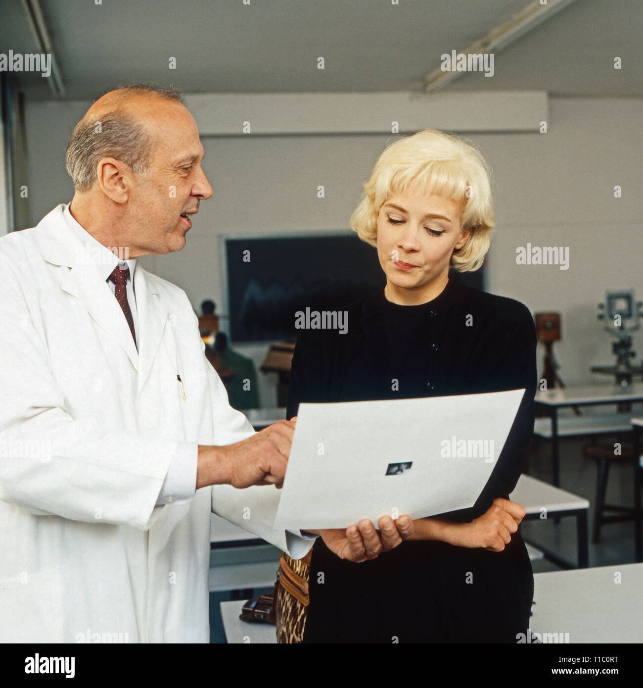 Regina auf den Stufen, Fernsehserie, Deutschland 1992, Regie Bernd