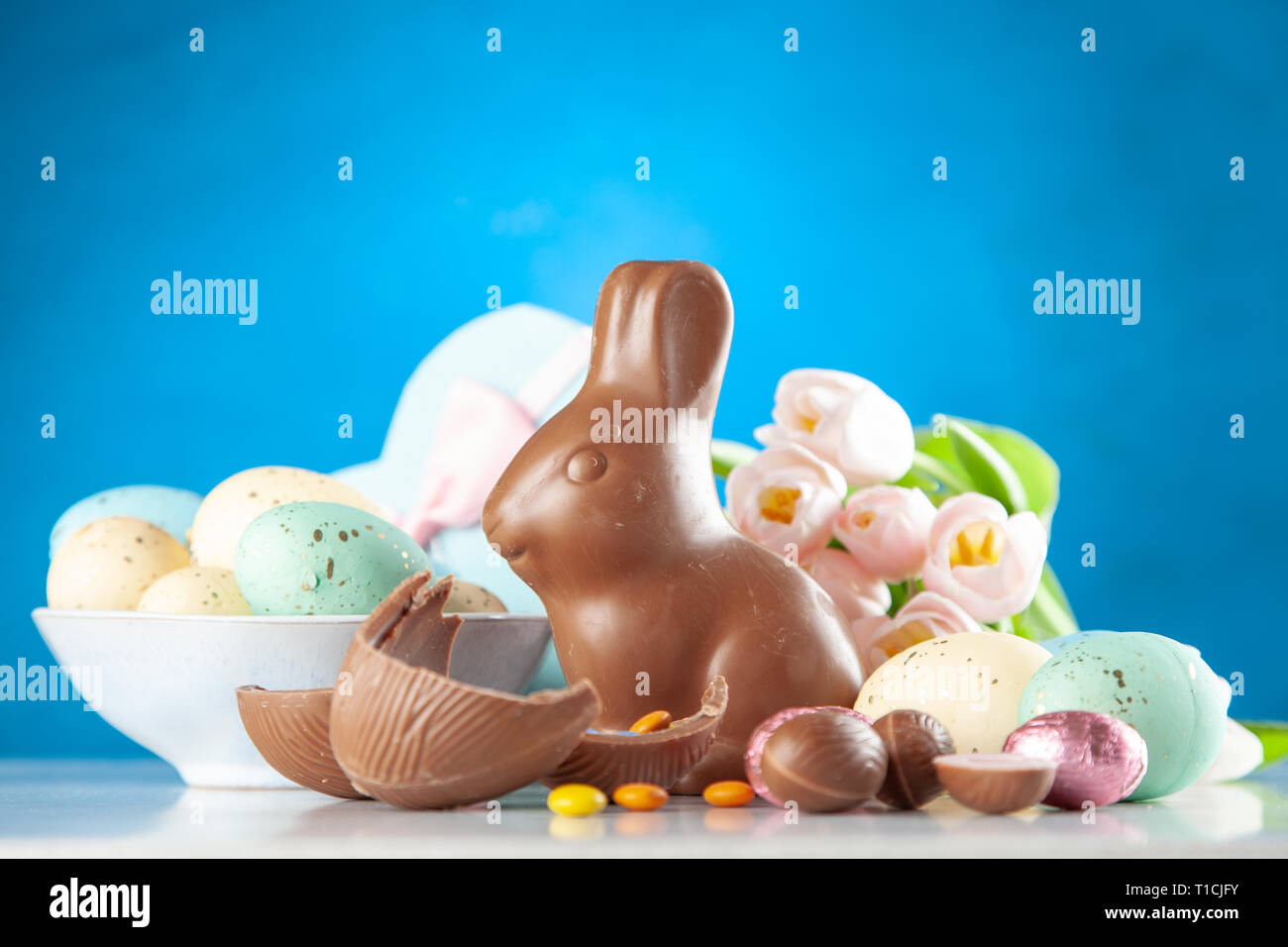 Ostern Schokolade Häschen und Eier Stockfoto