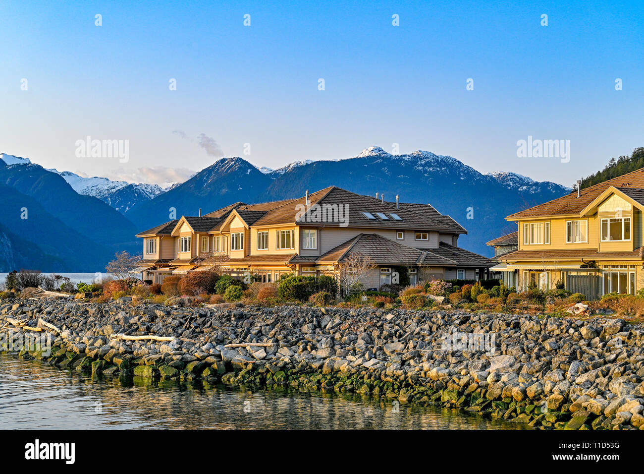 Waterfront Homes, Oliver's Landing, Furry Creek, Britisch-Kolumbien, Kanada Stockfoto