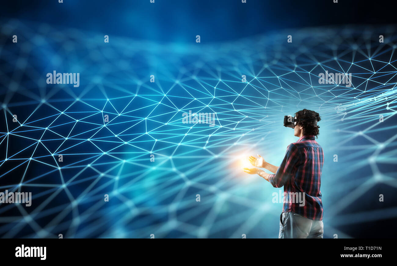 Erleben virtuelle Technologie Welt. Mixed Media Stockfoto