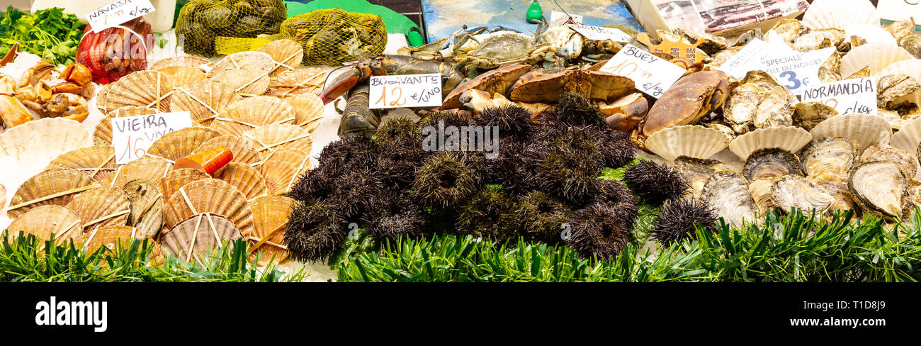 Barcelona, Spanien 15 Dezember, 2018: Meeresfrüchte im Marktplatz Stockfoto