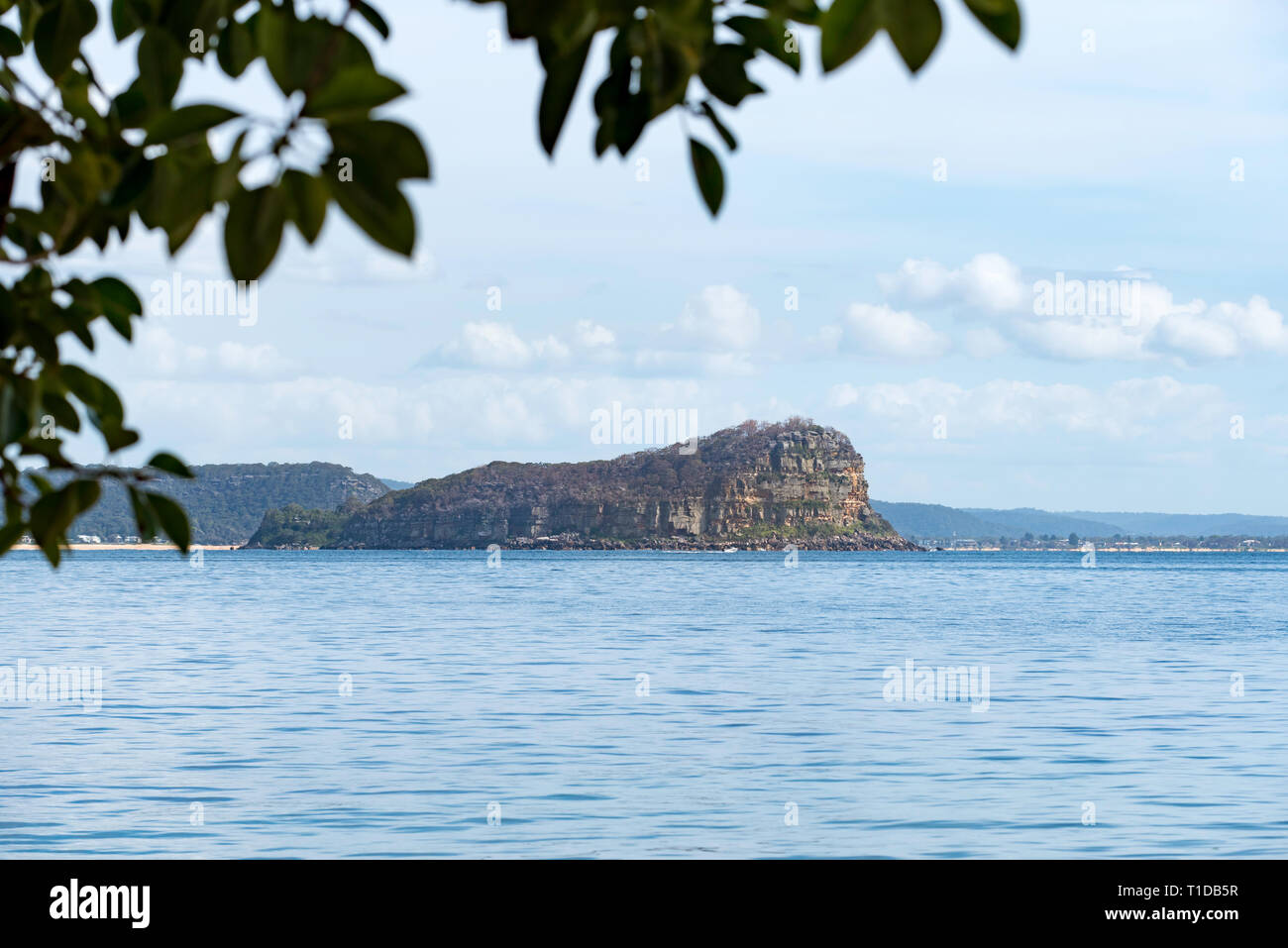 Blick auf den Meeresspiegel von Lion Island in Broken Bay mit Blick von Palm Beach in Pittwater, New South Wales, Australien Stockfoto