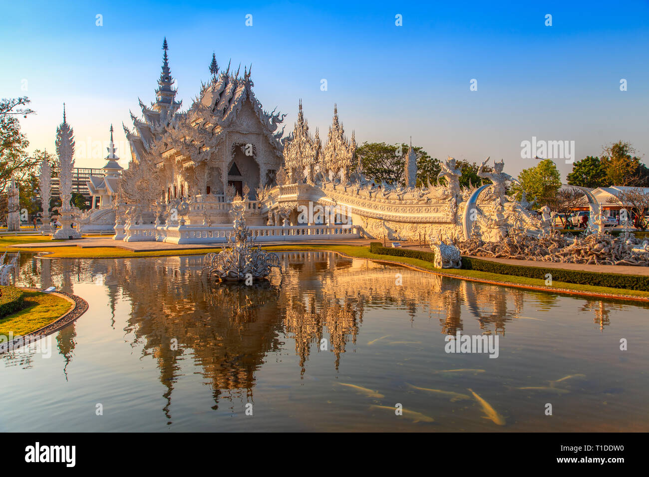 Weiße Tempel in Chiang Rai (Wat Rong Khun) Stockfoto