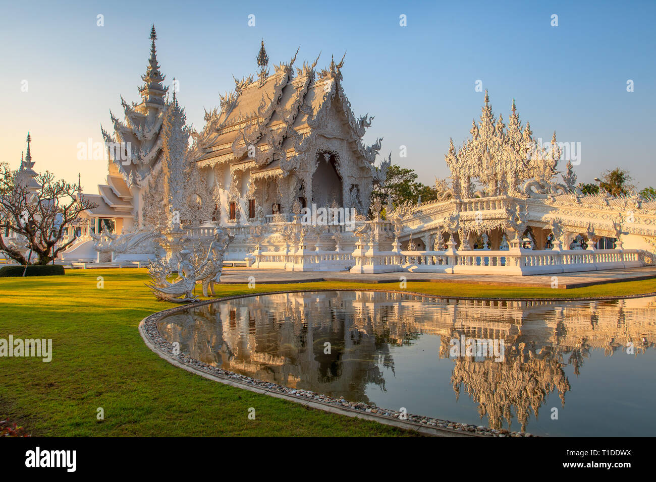 Weiße Tempel in Chiang Rai (Wat Rong Khun) Stockfoto