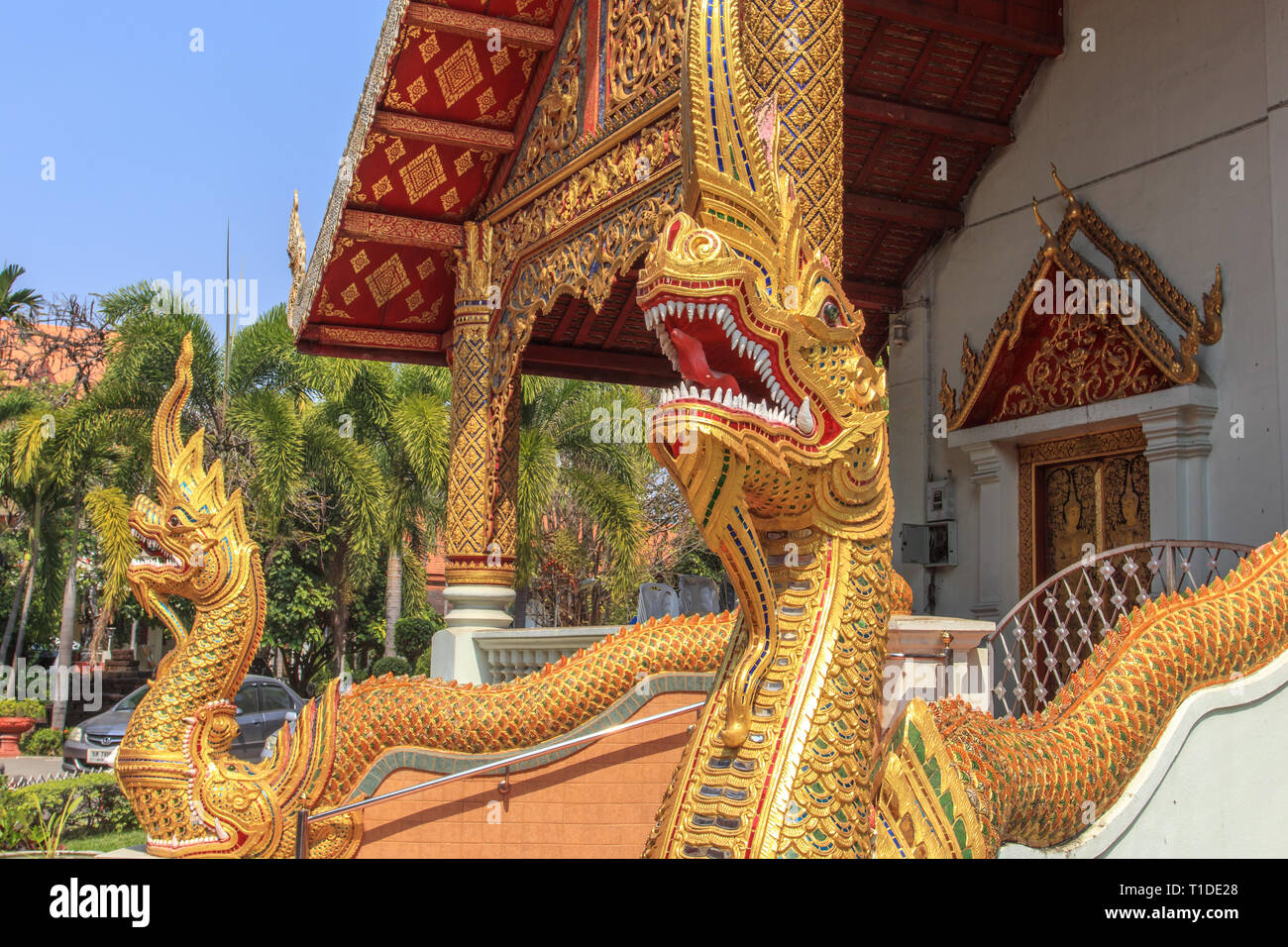 Die wächter der Tempel (Wat Phra Sing) Stockfoto