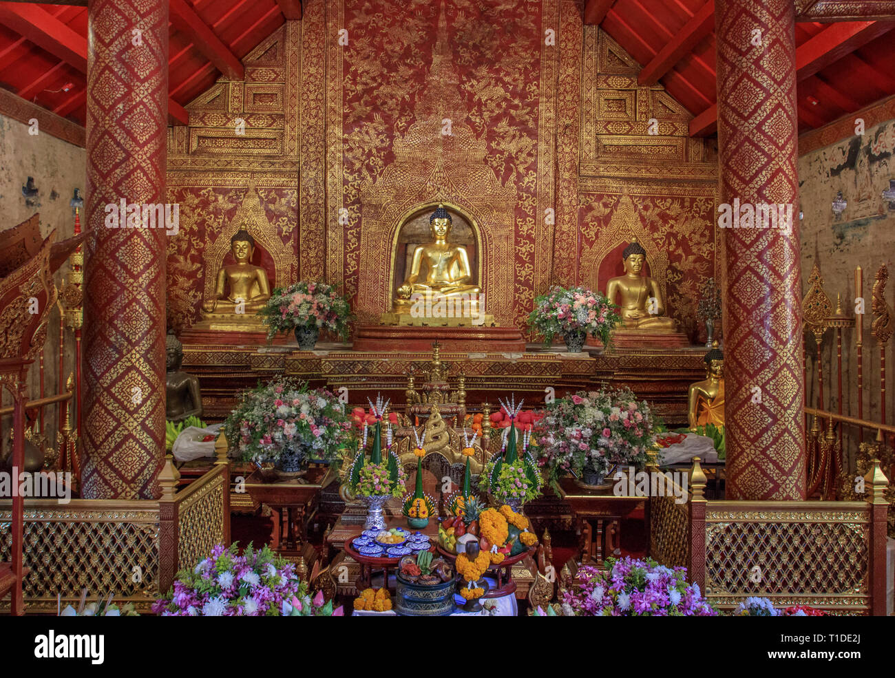 Im Innern des Wat Pra singen Pagode Stockfoto