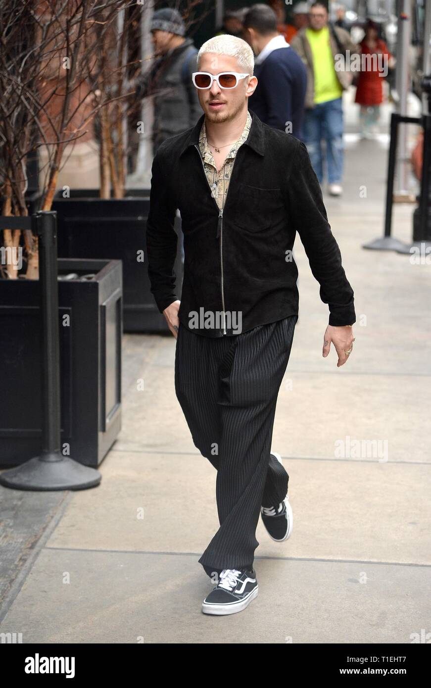 New York, NY, USA. 25 Mär, 2019. Andrew Watt heraus und über für Celebrity Candids-MON, New York, NY, 25. März 2019. Credit: Kristin Callahan/Everett Collection/Alamy leben Nachrichten Stockfoto