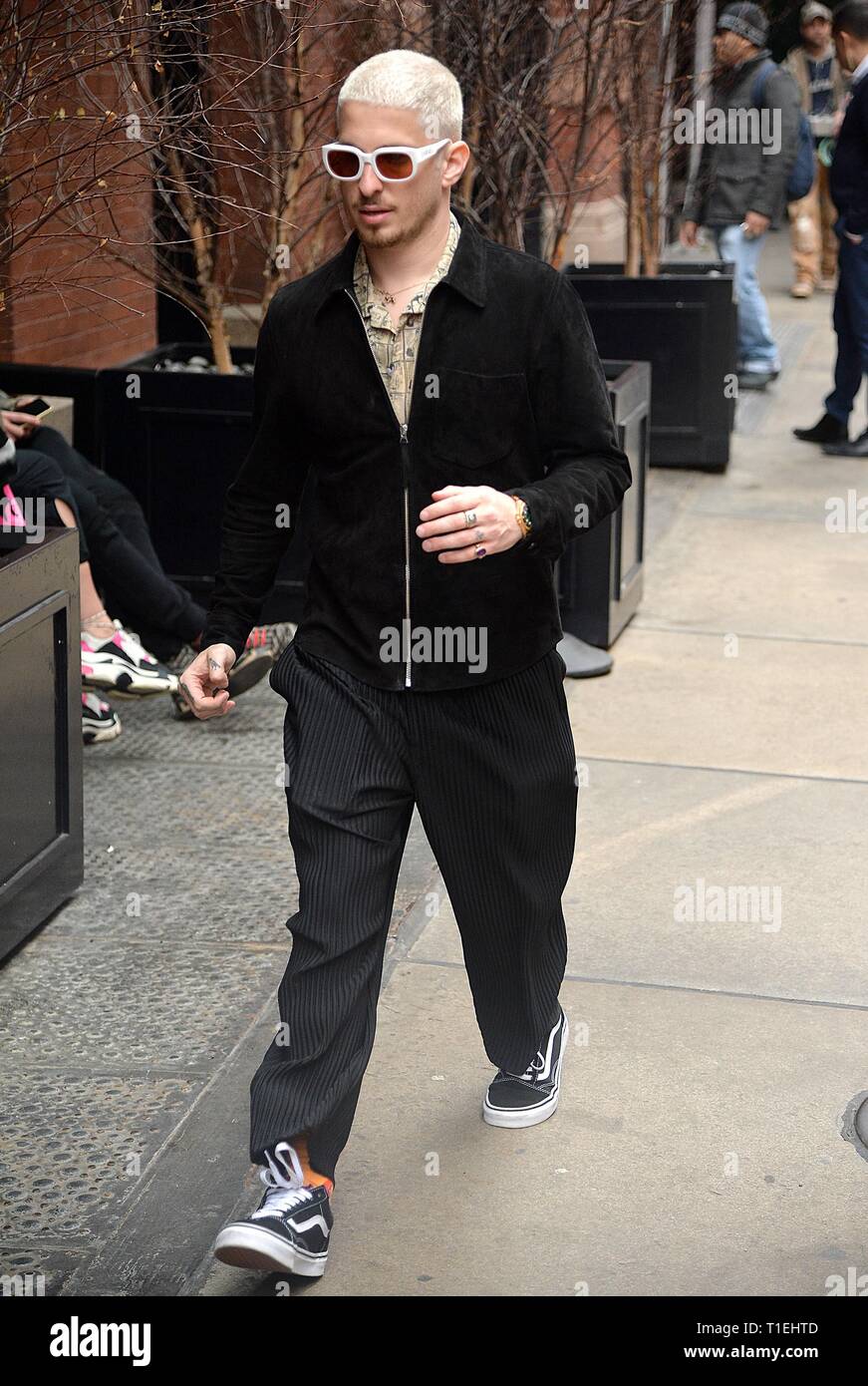 New York, NY, USA. 25 Mär, 2019. Andrew Watt heraus und über für Celebrity Candids-MON, New York, NY, 25. März 2019. Credit: Kristin Callahan/Everett Collection/Alamy leben Nachrichten Stockfoto