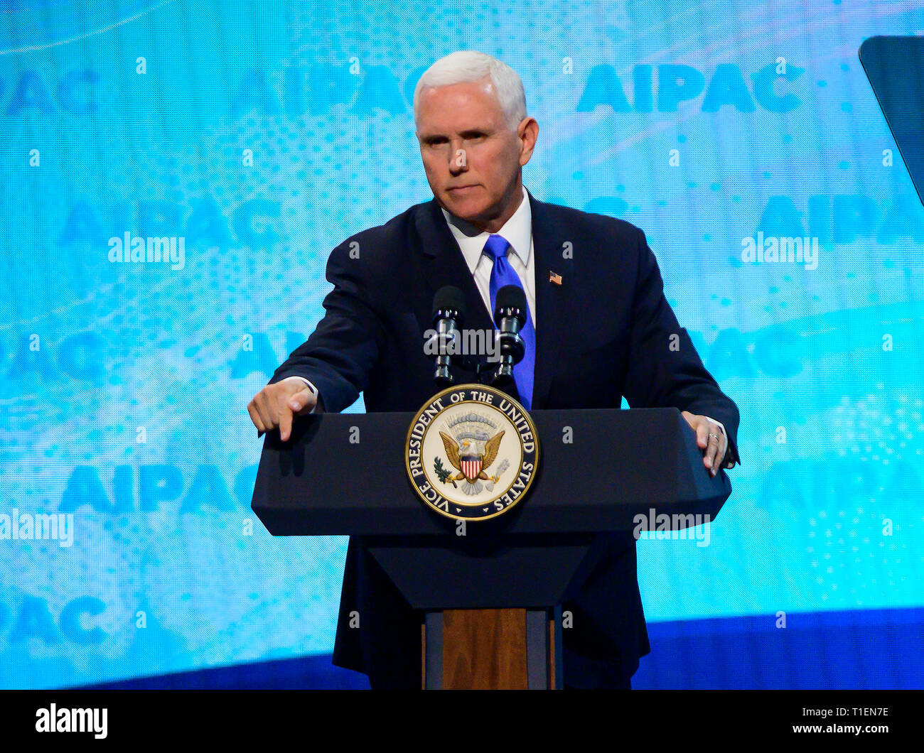 Washington, Vereinigte Staaten von Amerika. 25 Mär, 2019. United States Vice President Mike Pence spricht an der American Israel Public Affairs Committee (AIPAC) 2019 Politik Konferenz im Washington Convention Center in Washington, DC am Montag, 25. März 2019. Credit: Ron Sachs/CNP (Einschränkung: Keine New York oder New Jersey Zeitungen oder Zeitschriften innerhalb eines 75-Meilen-Radius von New York City) | Verwendung der weltweiten Kredit: dpa/Alamy leben Nachrichten Stockfoto