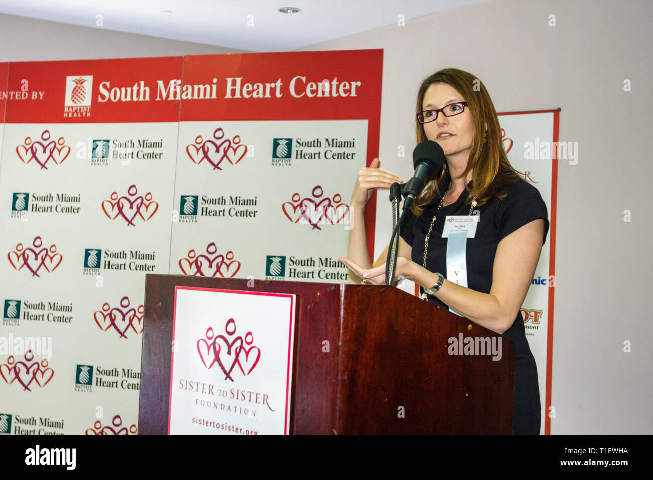 Miami Florida, James L. Knight Center, Zentrum, Frauen, Frauen, Männer Herz Gesundheitsmesse, Schwester-Schwester-Stiftung, Herzerkrankungen, Gesundheit, Prävention, Erwachsene Stockfoto