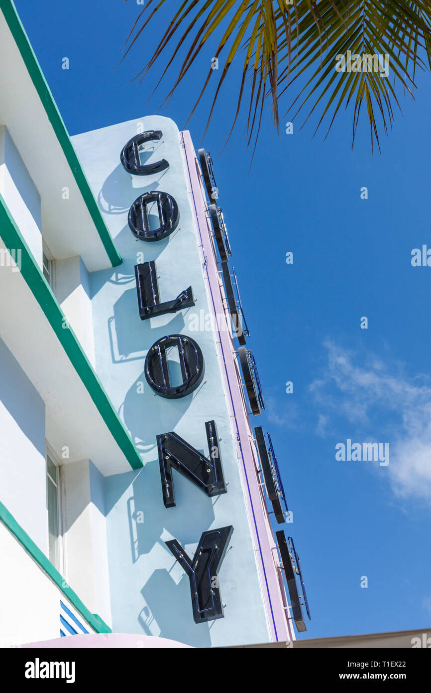 Miami Beach Florida, Ocean Drive, historisches Art déco-Viertel, The Colony, Hotel, Erhaltung außen, außen, vorne, Eingang, tagsüber, Schild, Henry Hohauser, 1 Stockfoto