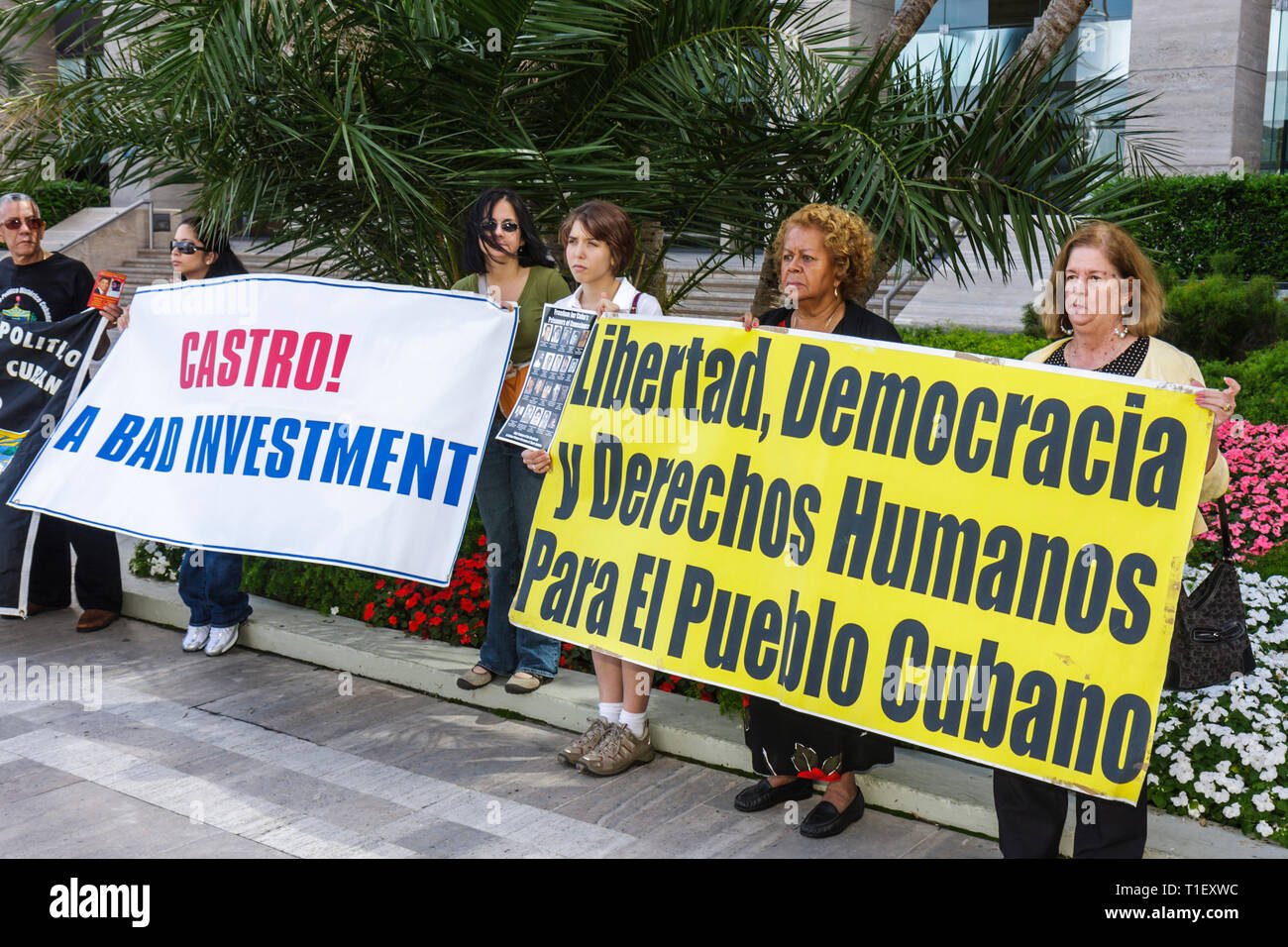 Miami Florida, Chopin Plaza, Intercontinental, Hotel Hotels Unterkunft Inn Motels, Cuba Trade Expo Konferenz, Handelsembargo, Protest, Banner, Exilpersonen, Hispa Stockfoto