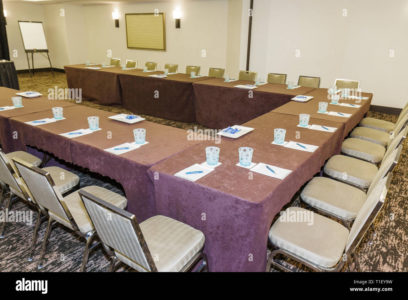 Miami Florida, Epic, Hotel, Luxus, Boutique, Unterkunft, Gastfreundschaft, Konferenz, Tagung, Gast, Zimmer, Dekor, Innenarchitektur, Stühle, U-Form, FL090322066 Stockfoto