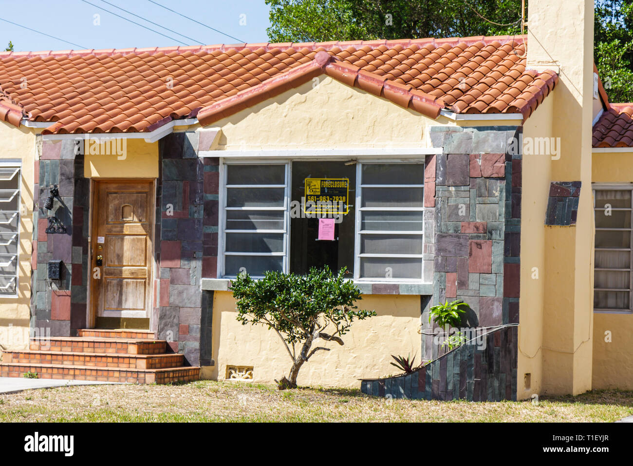 Miami Florida, SW 26th 26 Road, Haus Häuser Häuser Häuser Häuser Wohnsitz, Gehäuse, Häuser, Einfamilienhaus, Schild, Logo, Zwangsvollstreckung, Immobilien, Wirtschaft, eco Stockfoto