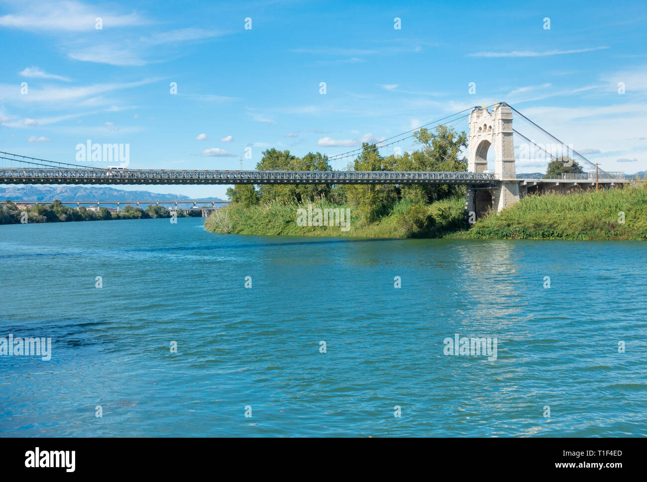 Suspension Bridge Puente colgante, über den Fluss Ebro Delta in Amposta, Tarragona, Katalonien, Spanien Stockfoto