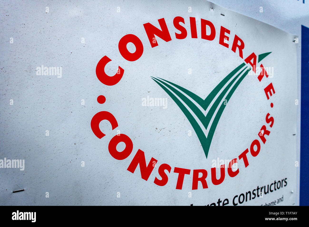 Rücksichtsvoll Konstruktoren Zeichen auf der Baustelle Entwicklung Sicherheit Wand Stockfoto