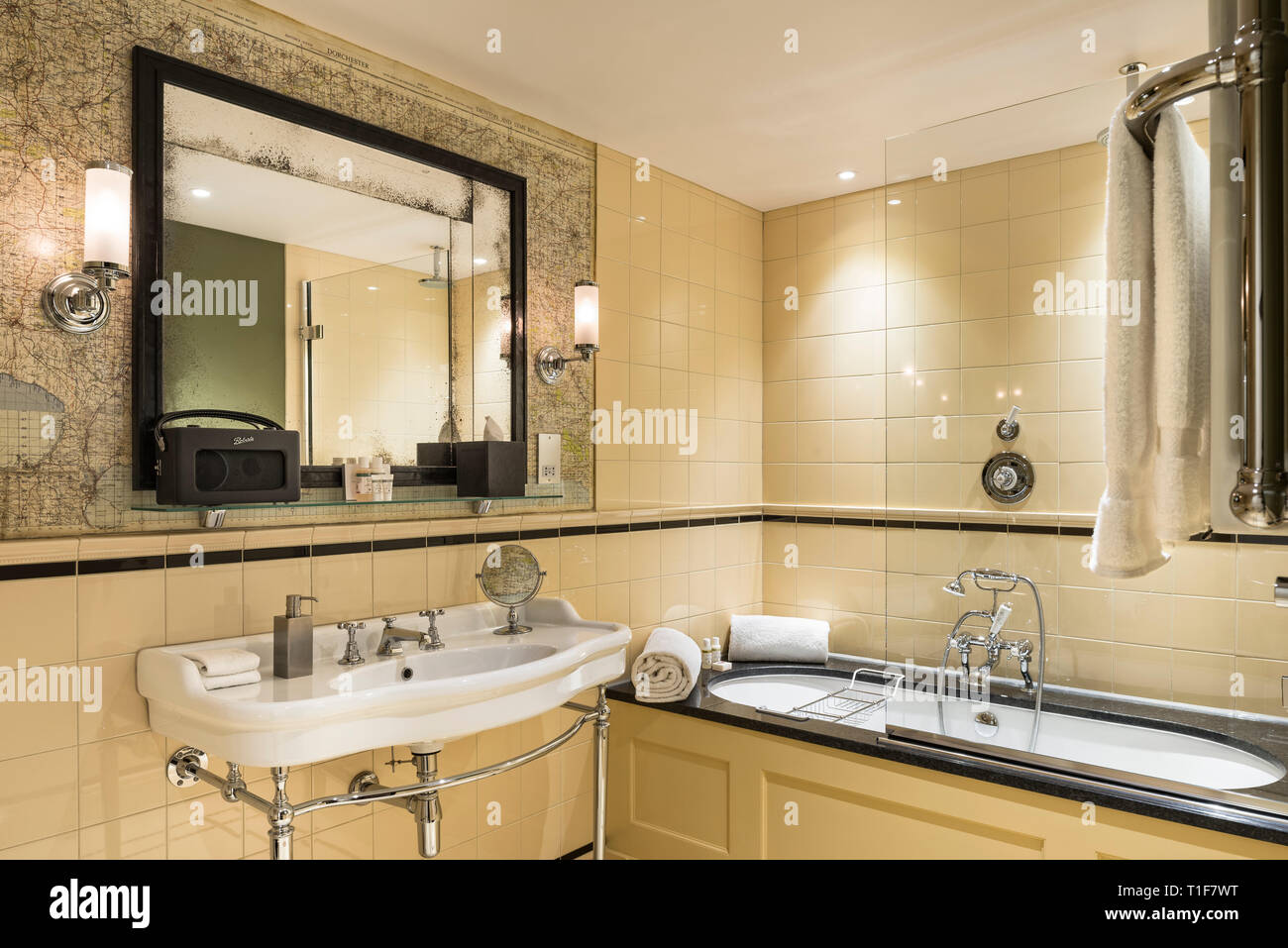 Retro Badezimmer Stockfotos Und Bilder Kaufen Alamy