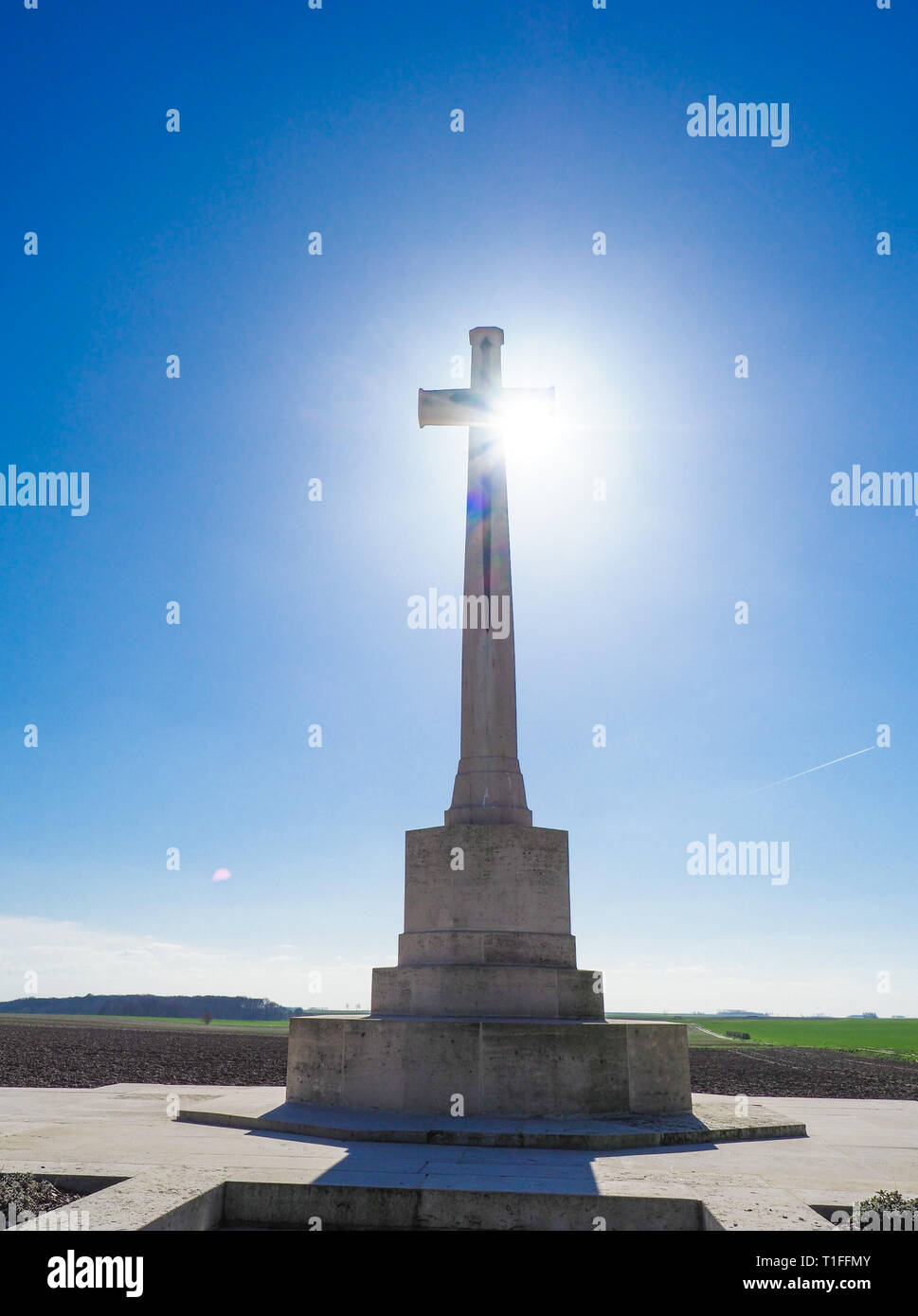 Opferkreuz auf einem CWGC-Friedhof Stockfoto