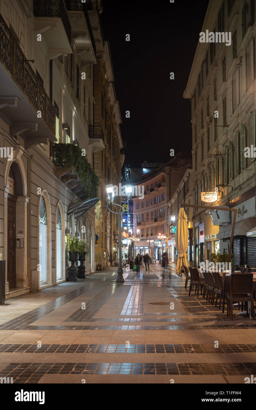 Fußgängerzone Hauptstraße G. Matteotti in der Altstadt von Sanremo, Italien Stockfoto
