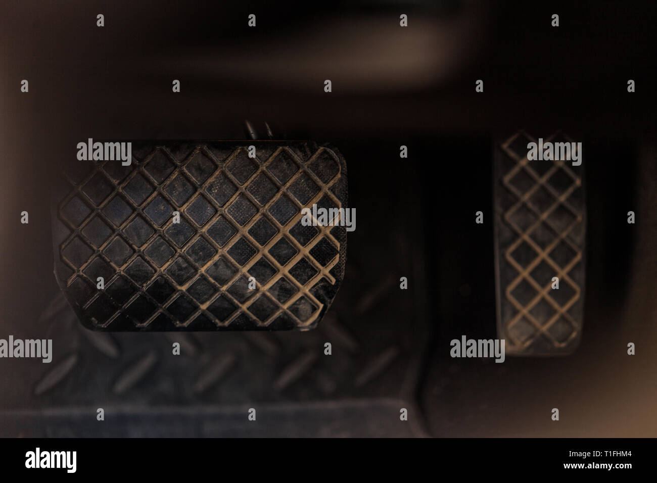 Brake accelerator pedal automatic transmission -Fotos und -Bildmaterial in  hoher Auflösung – Alamy