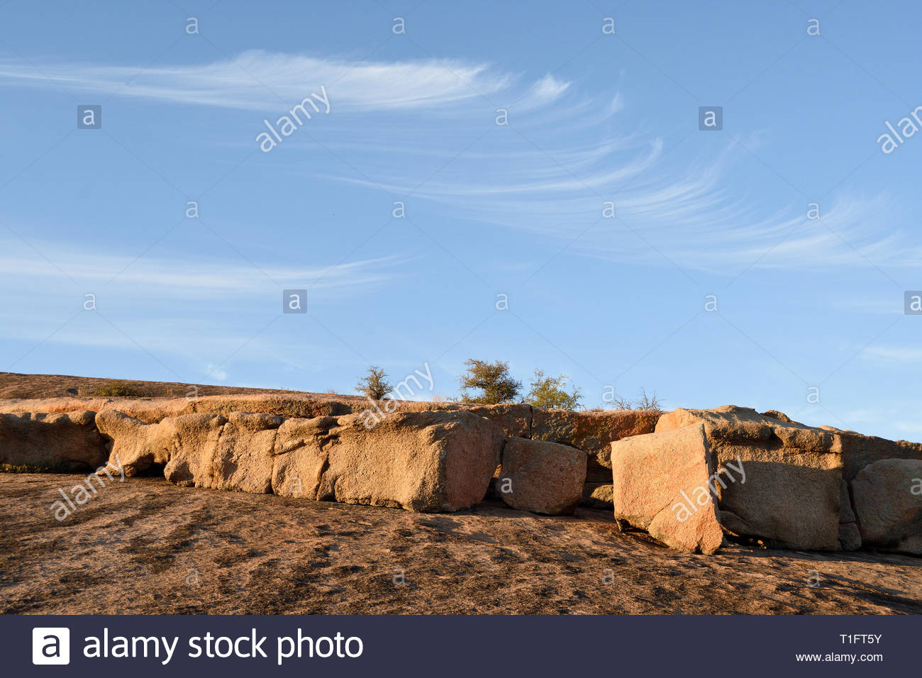 Hohe Dünne Wolken Stockfotos & Hohe Dünne Wolken Bilder - Alamy