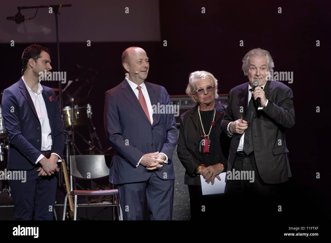 Paris, Frankreich. 18 Mär, 2019. Pierre Arditi (R), begleitet von Veronique de Villele, Olivier de Ladoucette und Remi Larrousse (L) Stockfoto