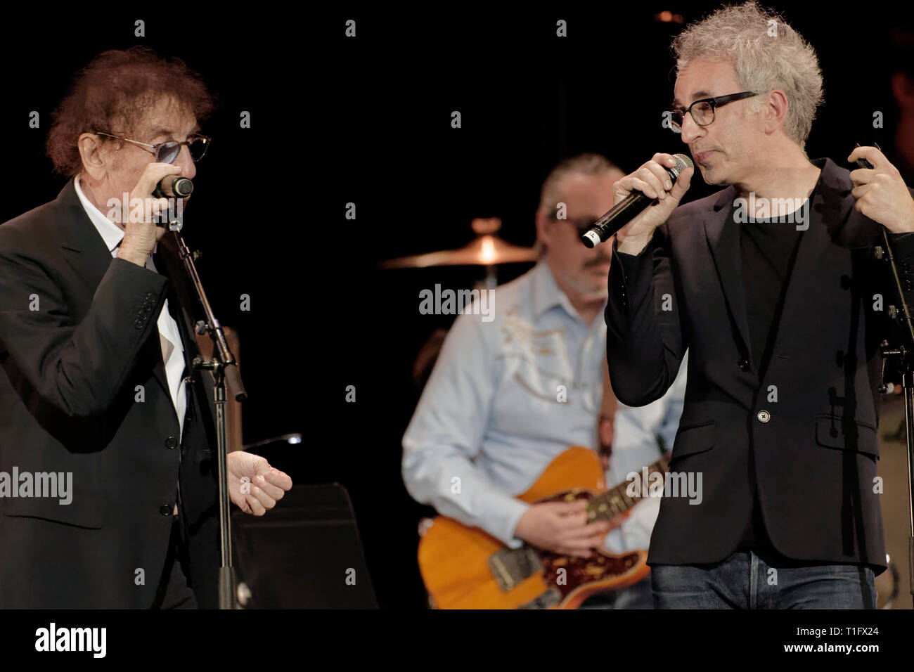 Paris, Frankreich. 18 Mär, 2019. Vincent Delerm (R) und Alain Souchon während der XIV Charity Gala gegen die Alzheimer Krankheit am Olympia durchführen Stockfoto