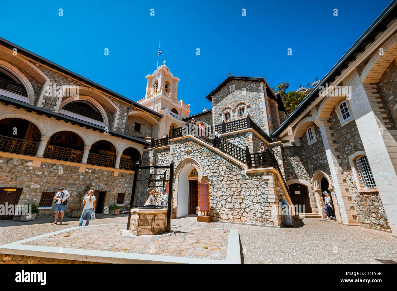 Alte Kikkos Monastery, berühmt in Zypern in den Berg Stockfoto