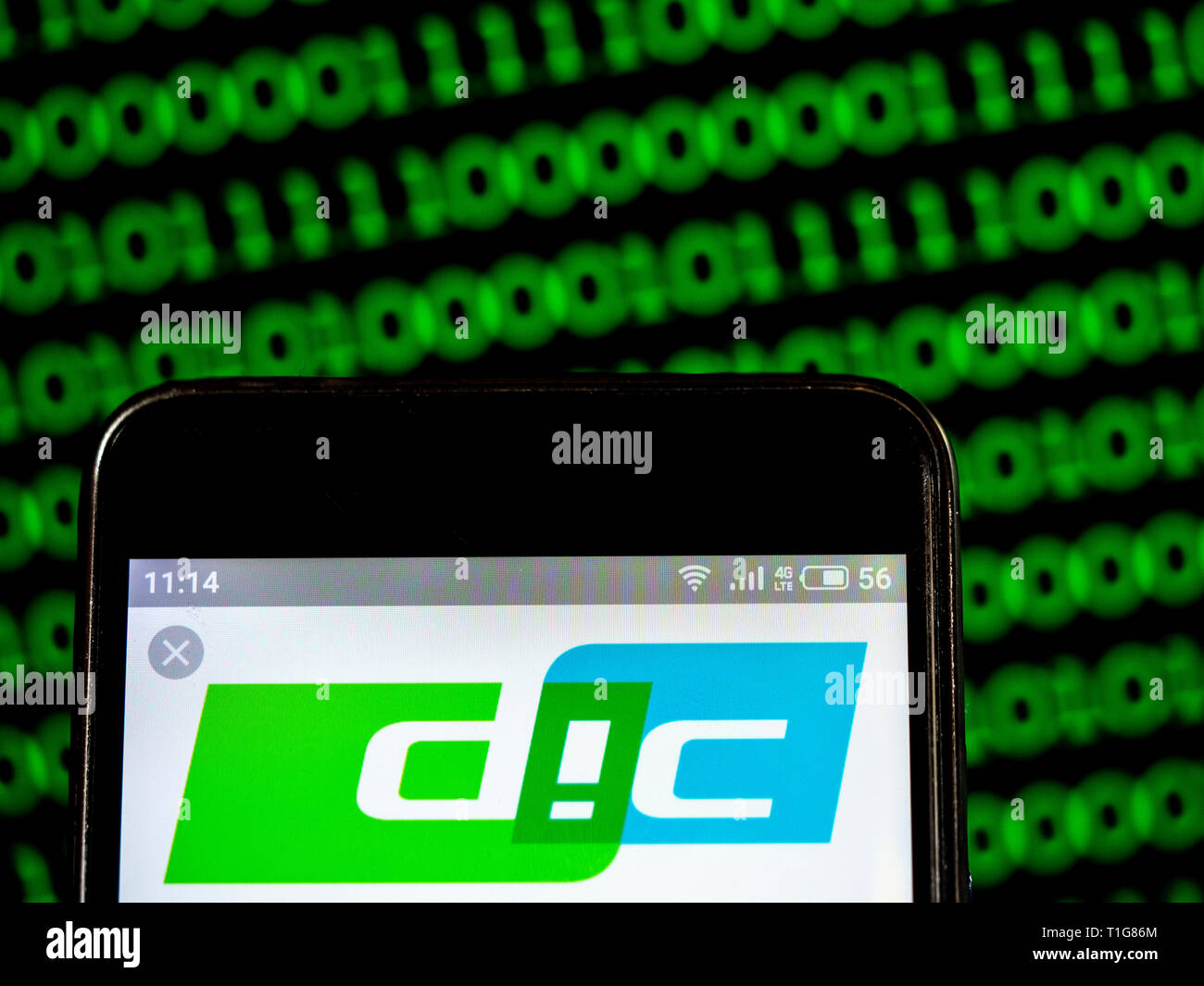 In diesem Foto Illustration einer DIC Corporation logo gesehen auf einem Smartphone angezeigt. Stockfoto