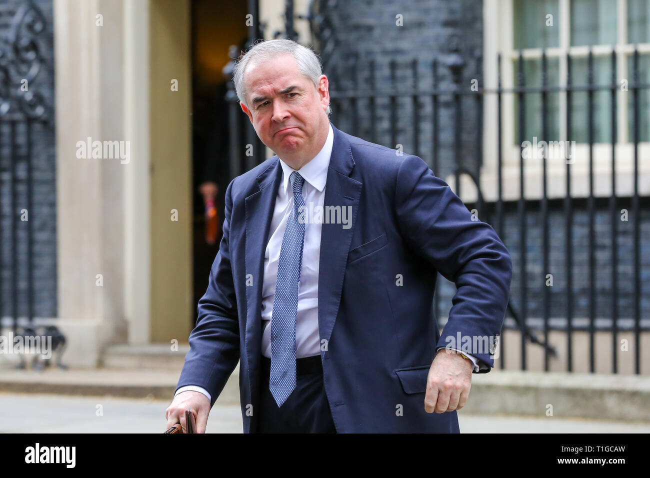 Geoffrey Cox - Attorney General wird gesehen, Abfahrt von Downing Street Nr.10 nach der Teilnahme an der Nationalen Tagung des Sicherheitsrates. Stockfoto