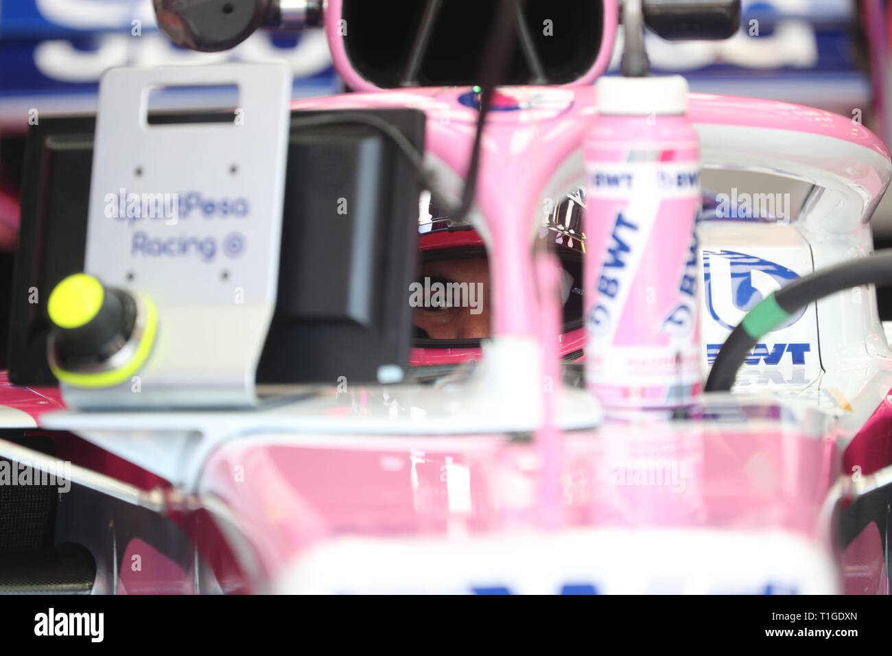 MELBOURNE, AUSTRALIEN - 15. März: Lanze schlendern von Racing Point Force India F1 Team in der Boxengasse während 2. Praxis an Tag 2 des 2019 Formel 1 Au Stockfoto