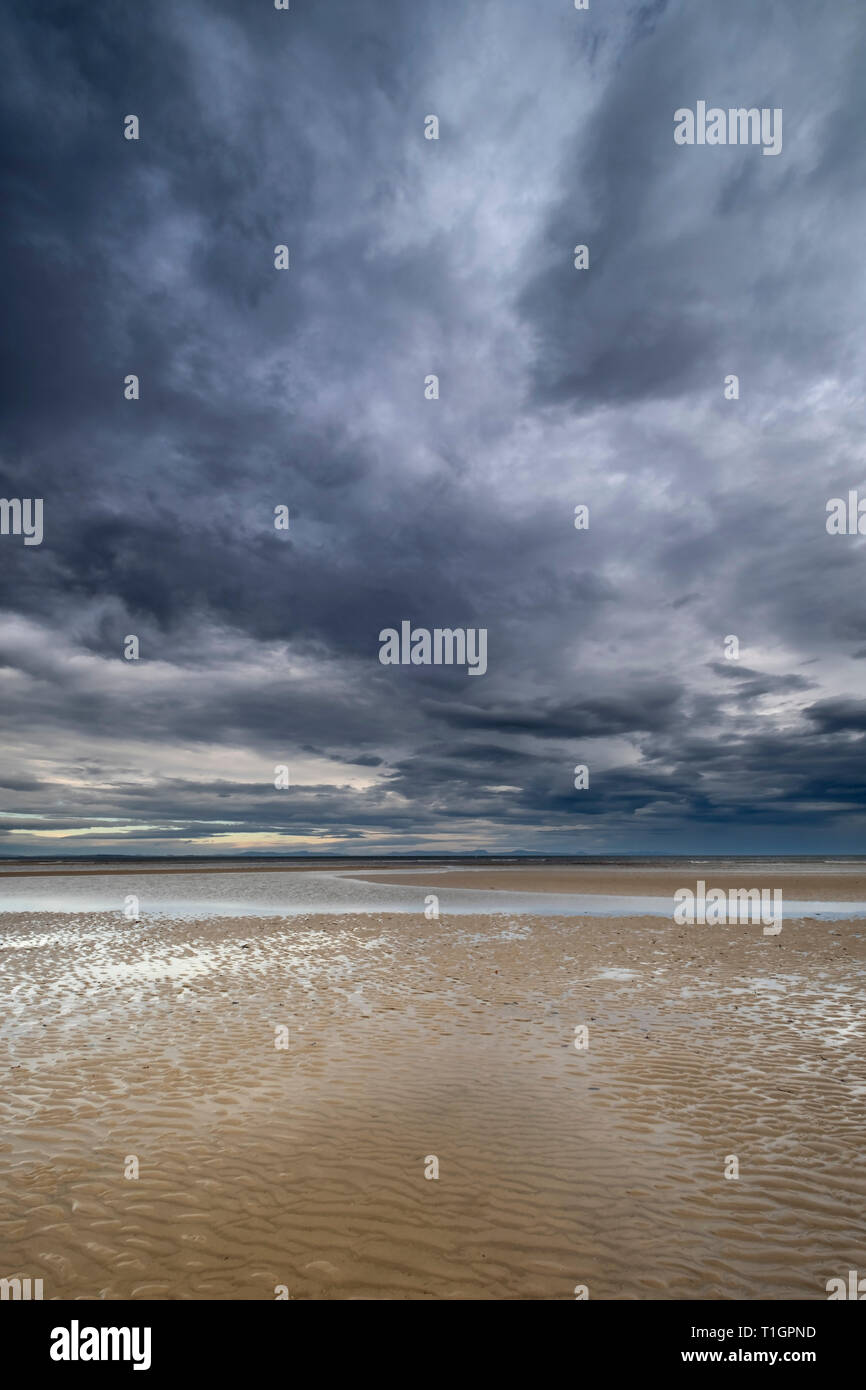 Cloudscape, Findhorn Strand, Moray, Nordostschottland, Großbritannien Stockfoto