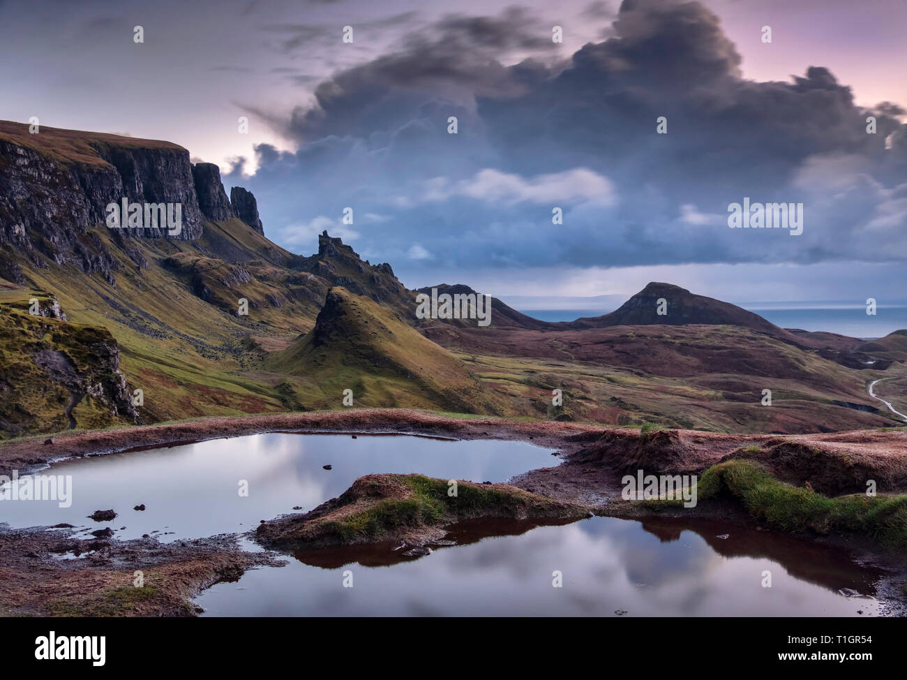 Die quiraing im Morgengrauen, trotternish Halbinsel, Isle of Skye, Innere Hebriden, Schottland, Großbritannien Stockfoto