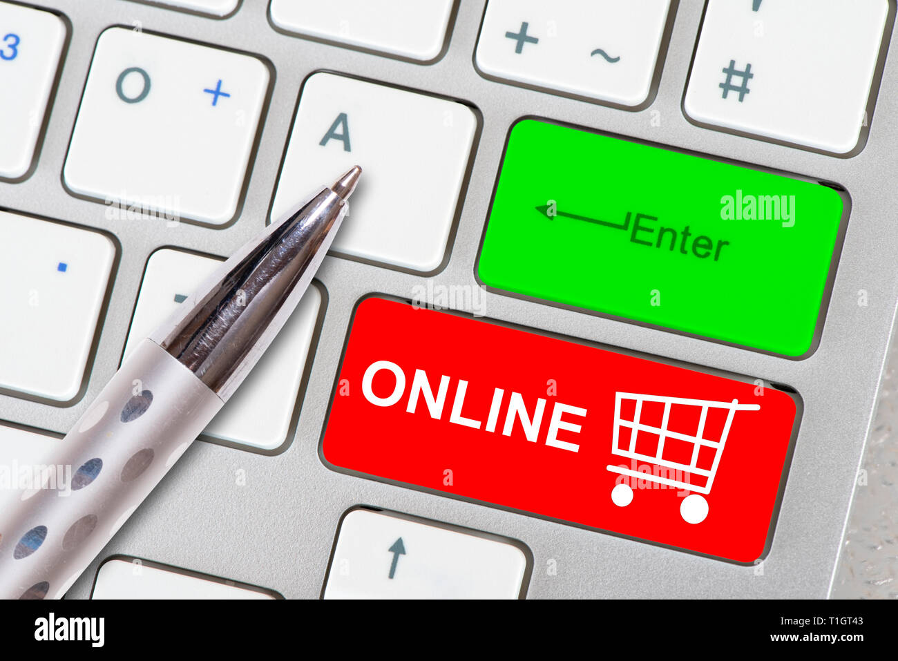 Online Warenkorb auf dem Computer Tastatur gedruckt Stockfoto