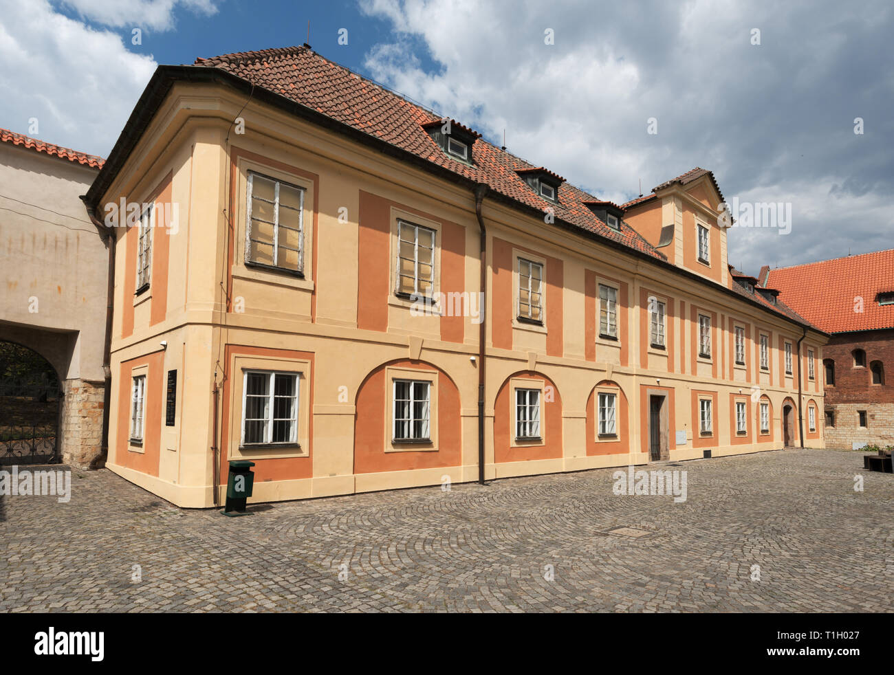 Prag: Kloster der hl. Agnes, Renaissance Gebäude in der Nähe der nördlichen Wand (Na Františku 830/16) Stockfoto