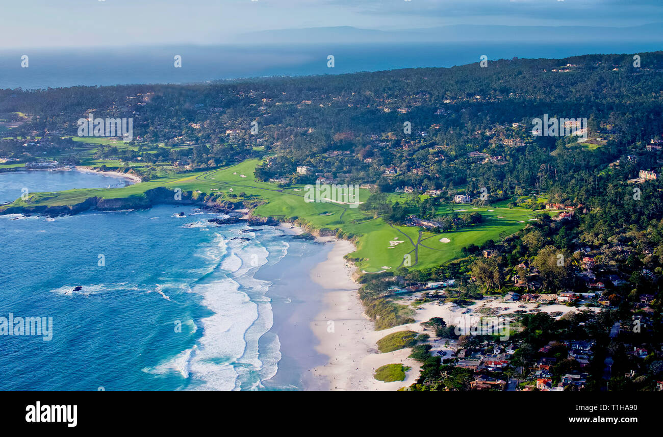 21 März, 2019 Pebble Beach, Kalifornien, USA, Luftbild über die legendären Pebble Beach Golf lLinks - Schauplatz für die 2019 US Open Golf Championship als Stockfoto