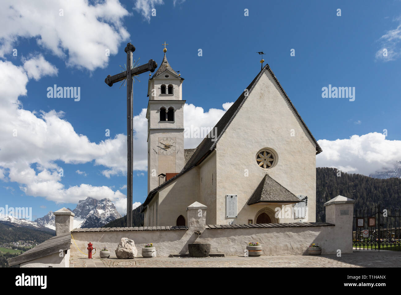 Kirche in Colle Santa Lucia, Dolomiten, Italien Stockfoto