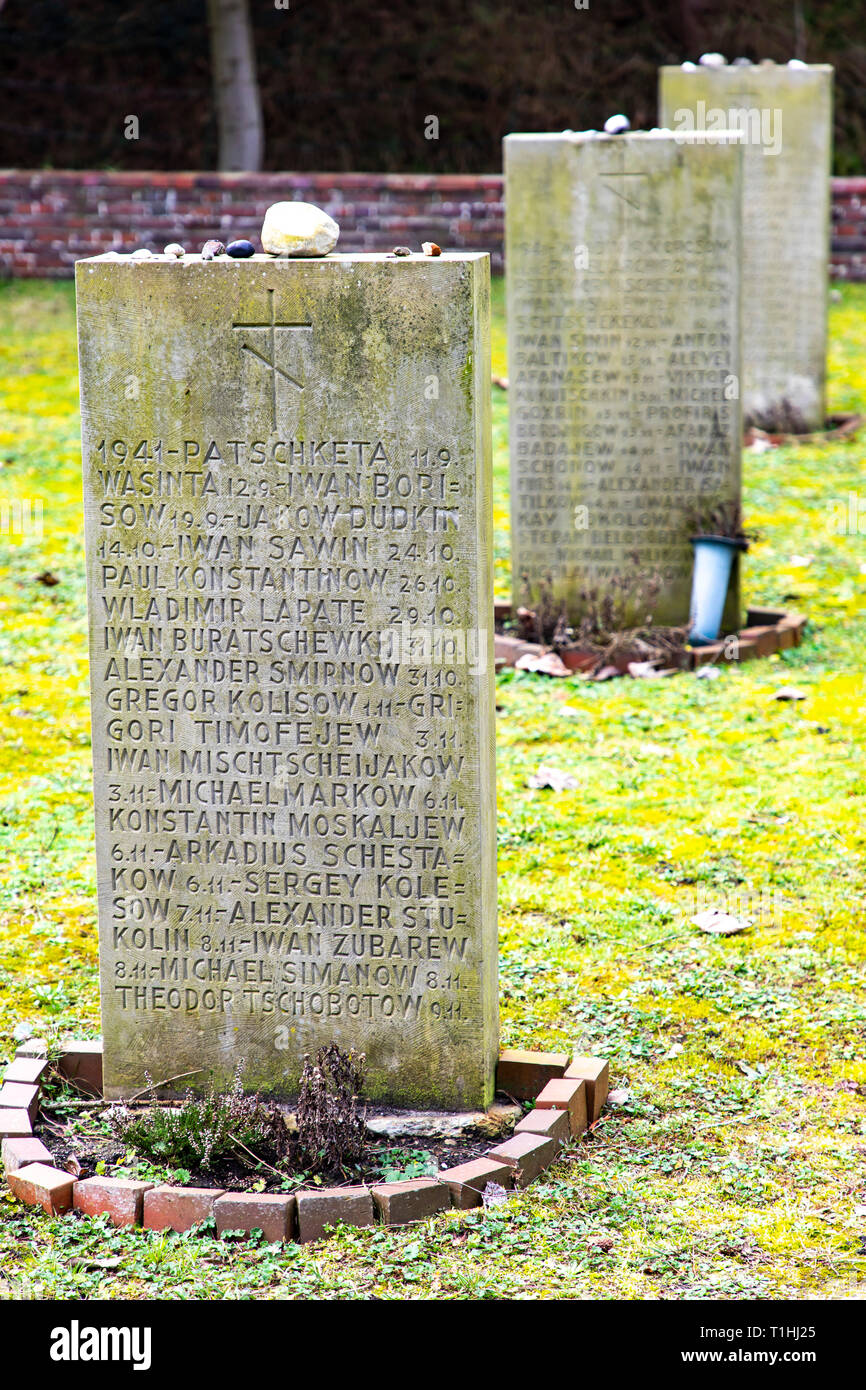 Nordsee Insel Langeoog, Ostfriesland, Niedersachsen, dune Friedhof, Steine des Gedenkens für die verstorbenen russischen Kriegsgefangenen aus dem zweiten Weltkrieg, Stockfoto