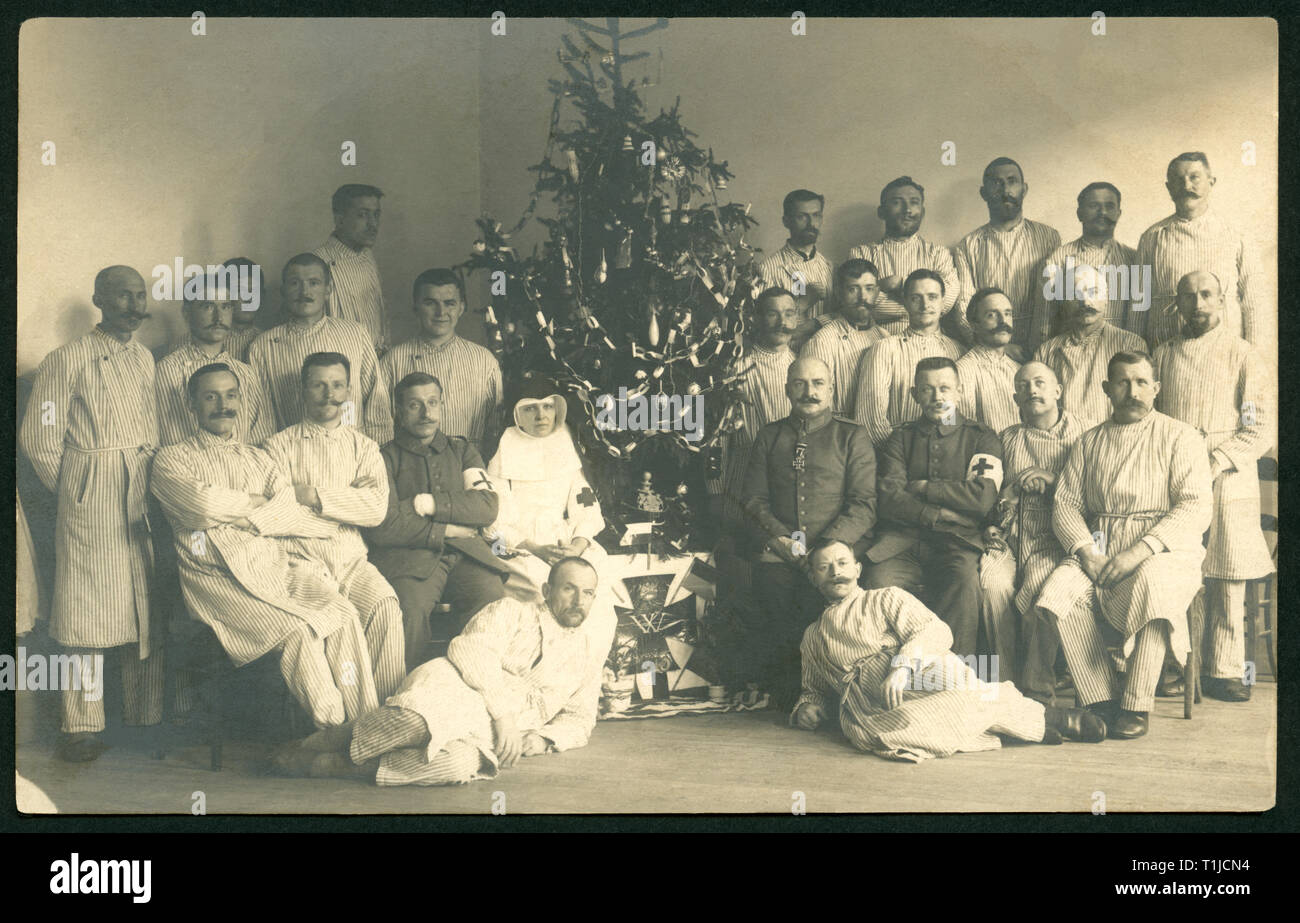 WW I, Gruppe Foto von deutschen Soldaten in einem Lazarett in Namur, Belgien, Weihnachten 1915., Additional-Rights - Clearance-Info - Not-Available Stockfoto WW I, Gruppe Foto von deutschen Soldaten in einem Lazarett in Namur, Belgien, Weihnachten 1915., Additional-Rights - Clearance-Info - Not-Available Stockfoto