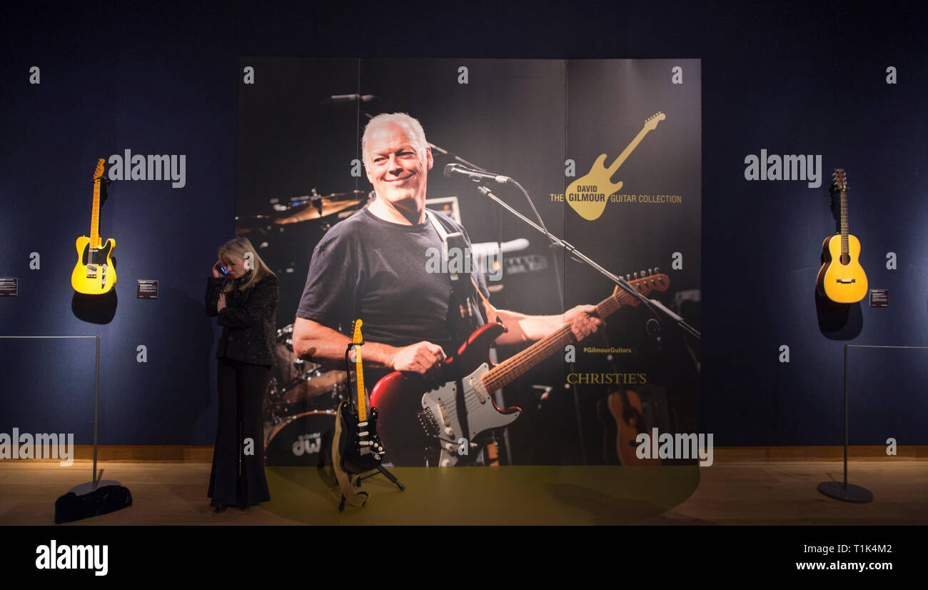 Christies, King Street, London, UK. 27. März, 2019. Christie's enthüllen die langerwartete Vorschau der persönlichen Gitarre Sammlung von Rock'n'Roll Legende David Gilmour, Gitarrist, Sänger und Songwriter von Pink Floyd. Der erste Anschlag für die pre-sale Wanderausstellung, die 120 + Gitarre Highlights werden verkauft, mit dem Erlös Nächstenliebe zu fördern. Credit: Malcolm Park/Alamy Leben Nachrichten. Stockfoto