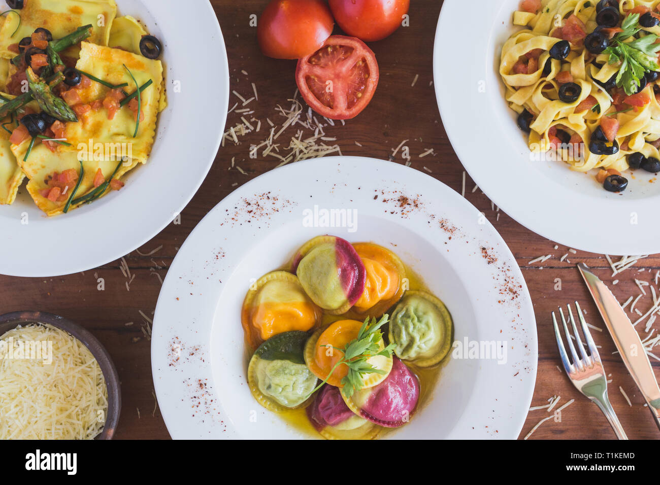 Italienisches Essen, sorrentino, Ravioli und Fettuccine overhead Shot Stockfoto