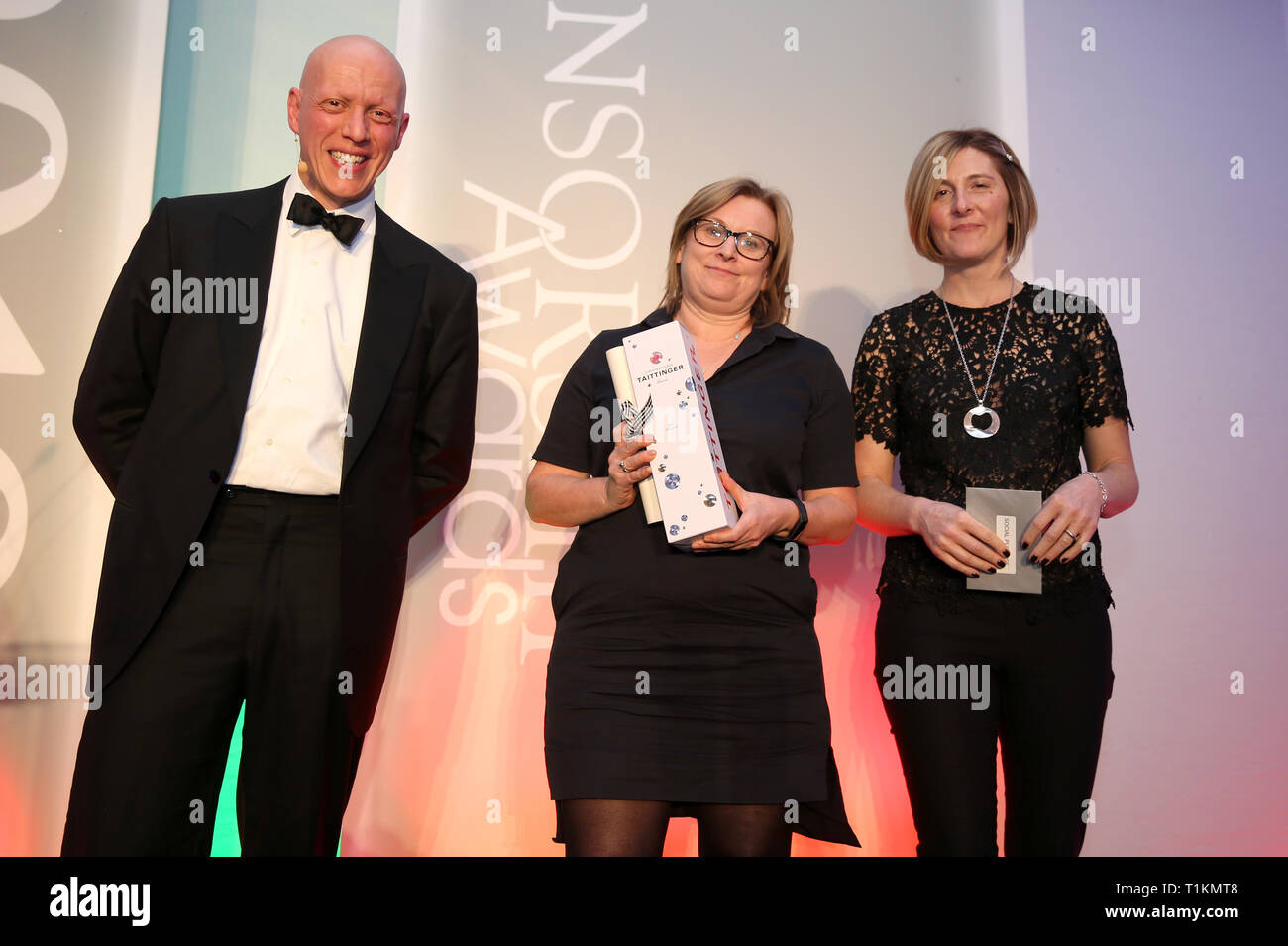 Sieger auf der Bühne während der britischen Sponsoring Awards 2019 in London Marriott Hotel Grosvenor Square, London statt. Stockfoto Sieger auf der Bühne während der britischen Sponsoring Awards 2019 in London Marriott Hotel Grosvenor Square, London statt. Stockfoto