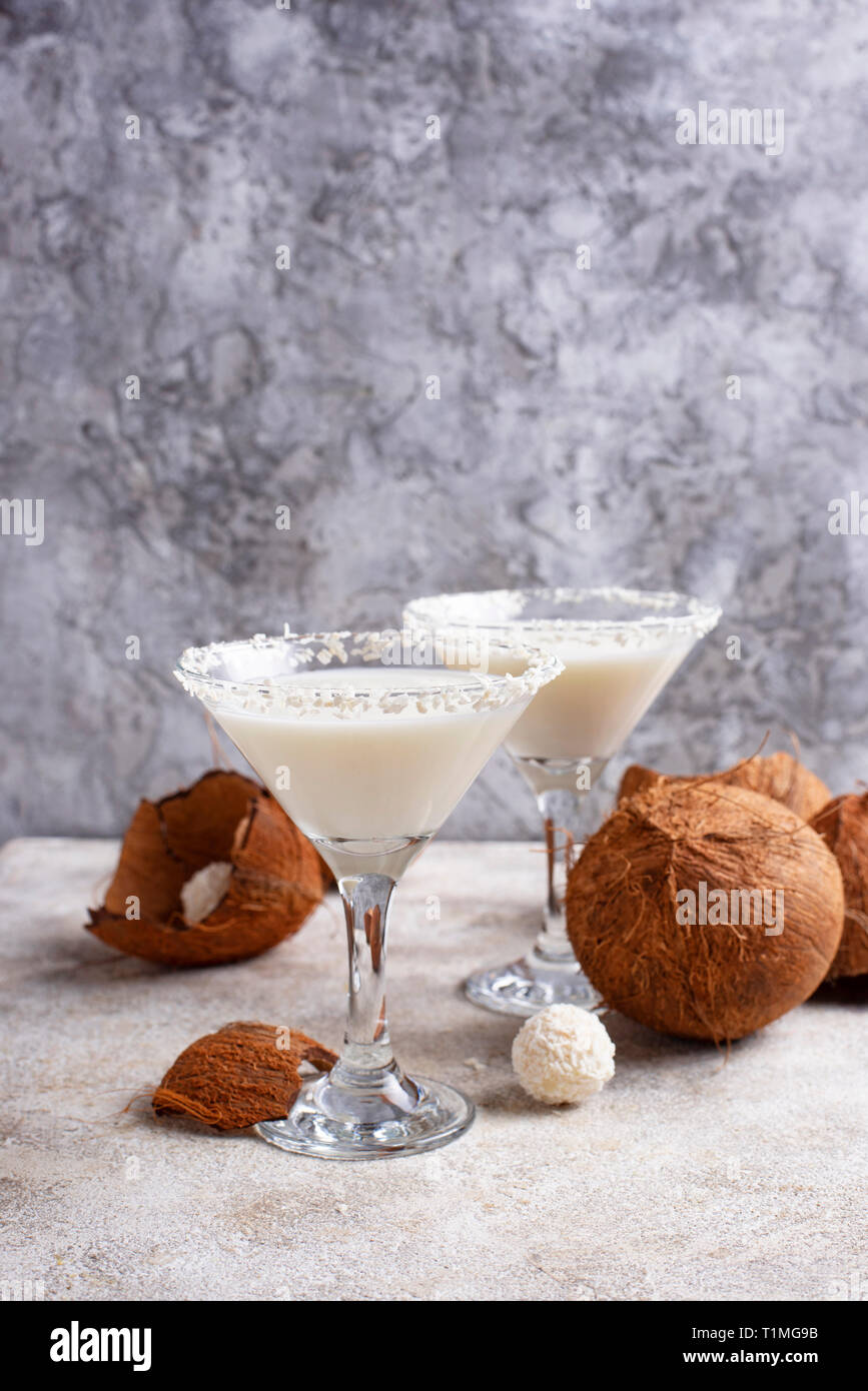 Coconut martini oder Margarita. Alkoholfreien cocktail Stockfoto