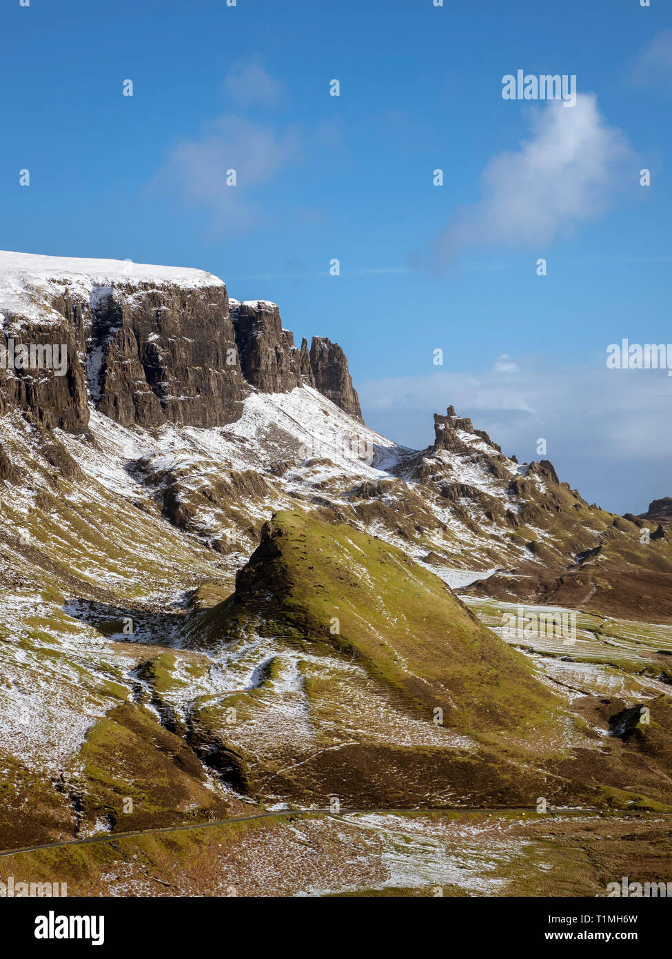 Blauer Himmel über die quiraing. Stockfoto