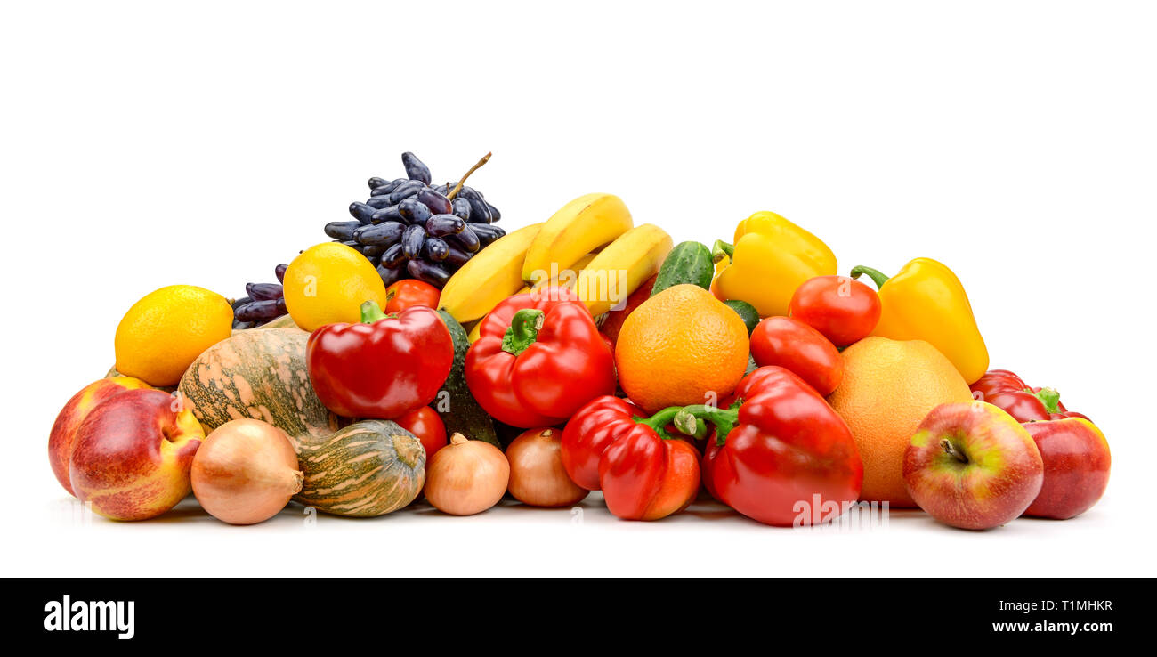 Großen haufen Obst, Gemüse, Beeren isoliert auf weißem Hintergrund Stockfoto