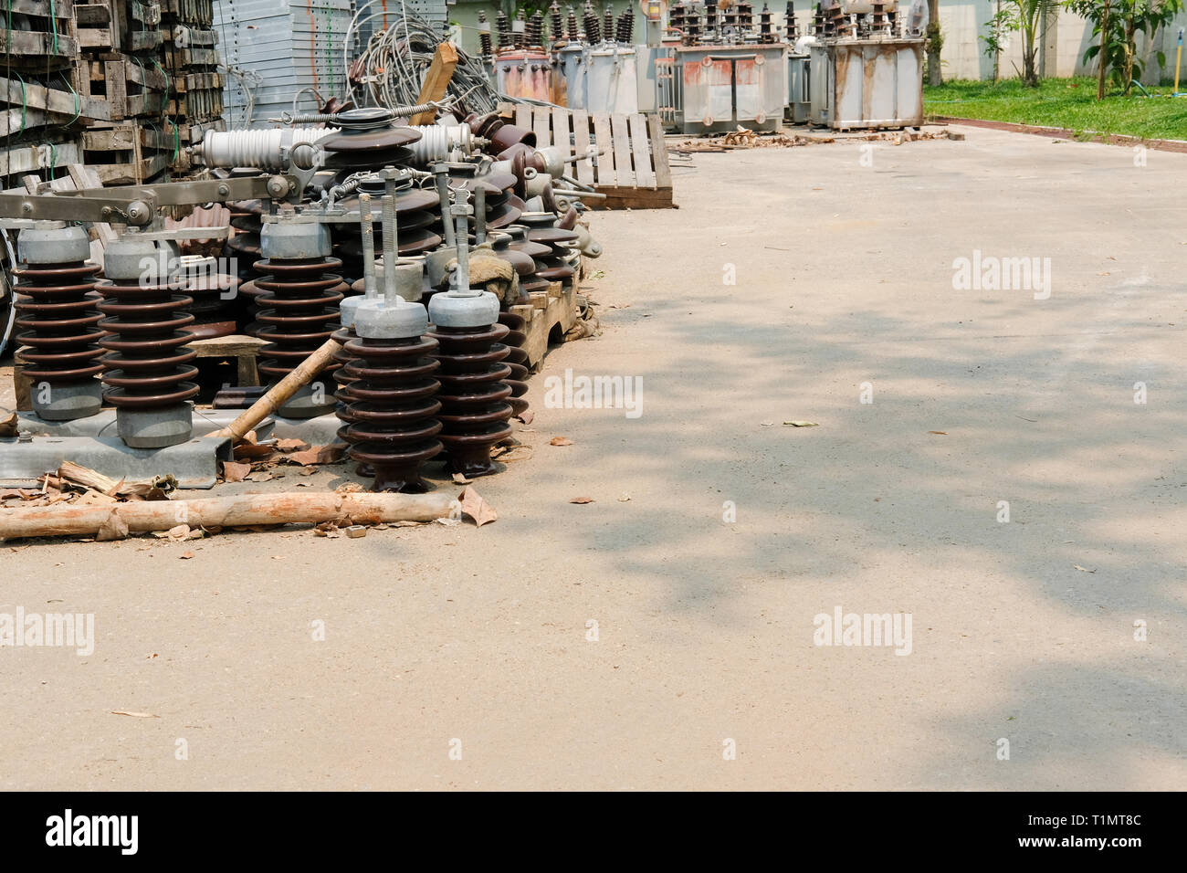 Elektrische post. hohe Spannung Strom Industrie elektrische Anlagen. Stockfoto